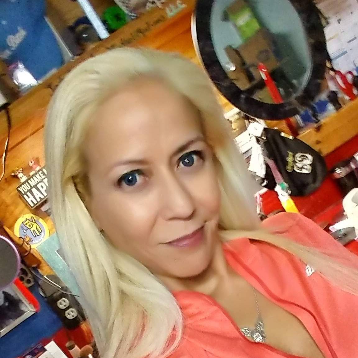 Angelica V Reynolds